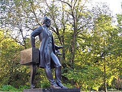 Statue de Tchaïkovski.