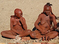 アフリカの裸の原住民