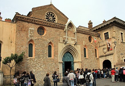 Kuklus šių dienų įėjimas į vilą šalia Santa Maria Maggiore bažnyčios