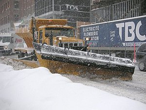 Chasse-neige dans la ville de Québec.