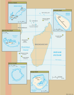 Maps of the Scattered Islands in the Indian Ocean. Anti-clockwise from top right: Tromelin Island, Glorioso Islands, Juan de Nova Island, Bassas da India, Europa Island. Banc du Geyser is not shown.