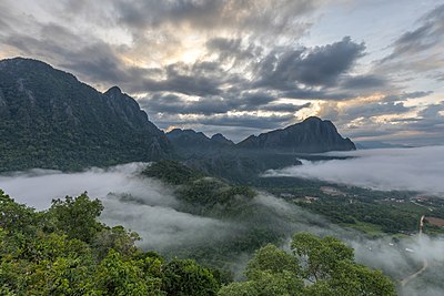 Pemandangan Gunung Nam Xay di Vientiane, Laos, saat pagi hari