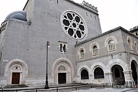 Vue de la synagogue de Trieste en juin 2014.