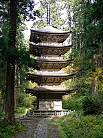 5 emeletes pagoda, Haguro-hegy, Japán