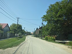 Sörédi utcakép