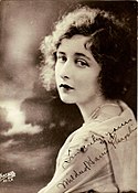 Mildred Harris, actriță americană, prima soție a lui Charlie Chaplin
