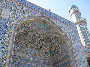 Țiglă albastră pe fațada Moscheii Vineri din Herat, Afganistan (sec. XV)