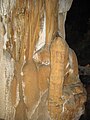 Măng đá hình linga trong Hang Khô