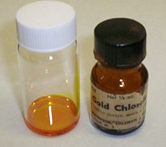 Dung dịch vàng(III) chloride đặc
