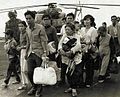 الإجلاء السريع لما تبقى من الفيتناميين الجنوبيين.