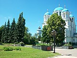 Трьох-Анастасіївська церква і водонапірна башта у Глухові
