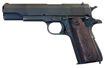 Colt M1911, kort piprekyl (halvautomatiskt vapen).