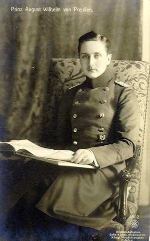 принц Август Вильгельм (фото примерно 1910—1915 годов)