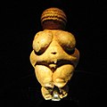 Venus de Willendorf tallada en pedra calcària