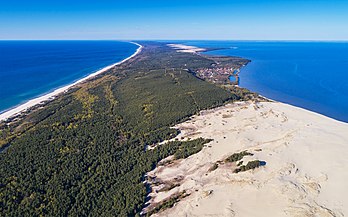 Foto aérea do Parque Nacional do Istmo da Curlândia, região de Kaliningrado, Rússia. (definição 4 213 × 2 633)