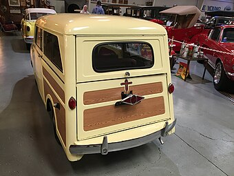 Rear of the Crosley Station Wagon featured split upper and lower tailgates.