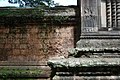 Laterit-Mauer (links) in Angkor Wat