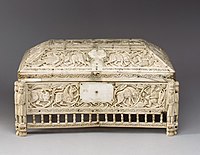 Моргановиот ковчег, ковчег од слонова коска од 11 век, припишан дека е изработен во јужна Италија, моментално во збирката на Музеј на уметноста Метрополитен