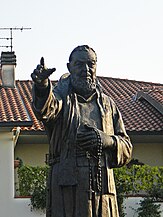 Statua di Padre Pio.