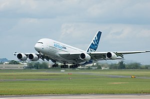 E A380-800 in Airbus-Farbe
