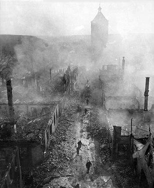 شهر والدنبورگ، بادن-وورتمبرگ در سال ۱۹۴۵ پس از بمباران توسط ارتش آمریکا در جنگ جهانی دوم