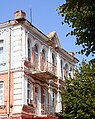 Триповерховий будинок російського стилю