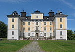 Mälsåkers slott i Strängnäs i Södermanland var norsk befalsskole under krigen. Godset ble kjøpt av den norske legasjonen i Sverige 1943.