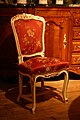 Chaise à entretoise de style Louis XV, réplique d'un modèle d'époque réalisé par les Ateliers Allot Frères.