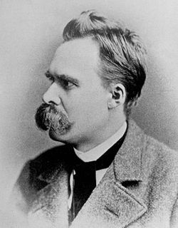 Friedrich Nietzsche en 1885, alto u baixo.