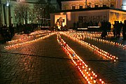 «Засвіти свічку» біля пам'ятного знаку у столиці України — Києві