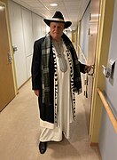 Elderly man dressed up in Stockholm in 2023