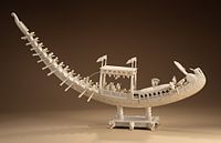 Изрезбана модел на баржа од слонова коска од Муршидабад, Индија