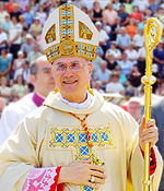 Le cardinal camerlingue Tarcisio Bertone lors du Congrès eucharistique slovène en 2010