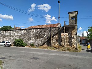 Старинная тюрьма Юсовача (руины).