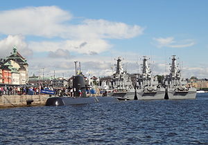 HMS Halland vid Skeppsbrokajen. I bakgrunden syns HMS Ven, HMS Kullen och HMS Koster.