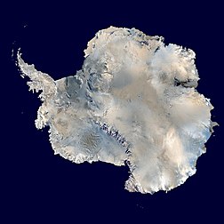Image de l'Antarctique réalisée par assemblage en projection orthographique d'images du MODIS et de la NOAA. (définition réelle 6 400 × 6 400)