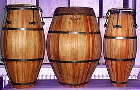 candombe danborrak, errepika, pianoa y txikia (Uruguay).