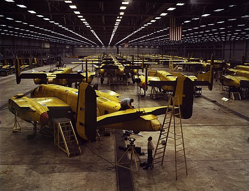 کارخانه تولید نورث امریکن بی-۲۵ میتچل ۱۹۴۲