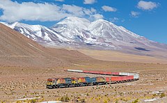 Second place: Train from Antofagasta to Bolivia, pictured between San Pedro and Ascotan, Chile. – Attribution: Kabelleger / David Gubler (CC BY-SA 4.0)