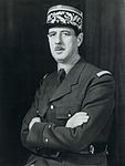 General Charles de Gaulle in 1945.jpg (Portrait vun 1945)