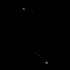 2020年大合相的照片，在最接近木星前两天拍摄，可见木星周围的四颗伽利略卫星。