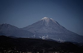 Volcán Citlaltépetl y parque eólico