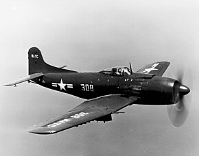 飛行するAM-1 22308号機 (1940年代末撮影)