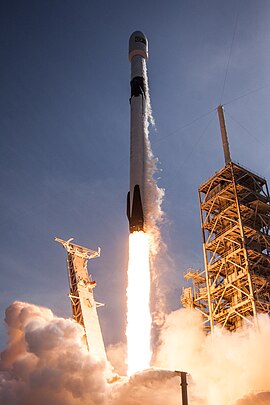 Falcon 9 decola do Kennedy Space Center transportando o satélite Bangabandhu-1 (Maio de 2018)