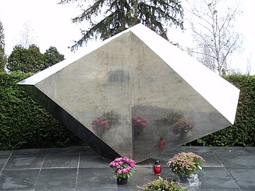 Spomenik žrtvama željezničke nesreće, 1975.