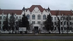 Az Országos Pedagógiai Könyvtár és Múzeum jelenlegi épülete, az úgynevezett Tündérpalota