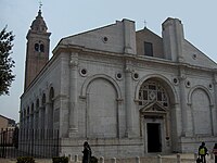Templu Malatestiano de Rimini, Alberti, hacia 1450.