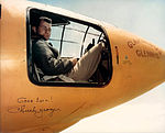 Chuck Yeager i cockpiten på Bell X-1.