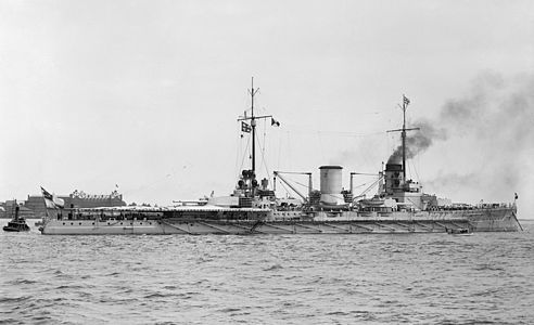 Moltke ABD'de; Alman İmparatorluğu'nun büyük kruvazörlerinden Moltke sınıfının birinci gemisi SMS Moltke, Kaiserliche Marine bayrak gemisi olarak ABD'yi ziyaret etmek için 11 Mayıs 1912'de SMS Stettin ve SMS Bremen olmak üzere iki hafif kruvazör ile birlikte Kiel'den hareket etti. 30 Mayıs'ta Commonwealth of Virginia'da bulunan ABD Deniz Kuvvetleri'nin üssü Hampton Roads'a ulaştı. İki haftalık doğu sahili gezisinden sonra 24 Haziran'da Kiel'e döndü. (Üreten: Harris & Ewing)