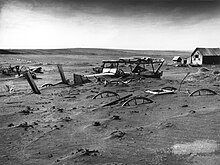 'Dust Bowl' menyebabkan terjadinya depresi dalam bidang pertanian, memengaruhi pasar industri dan menimbulkan kelesuan ekonomi.